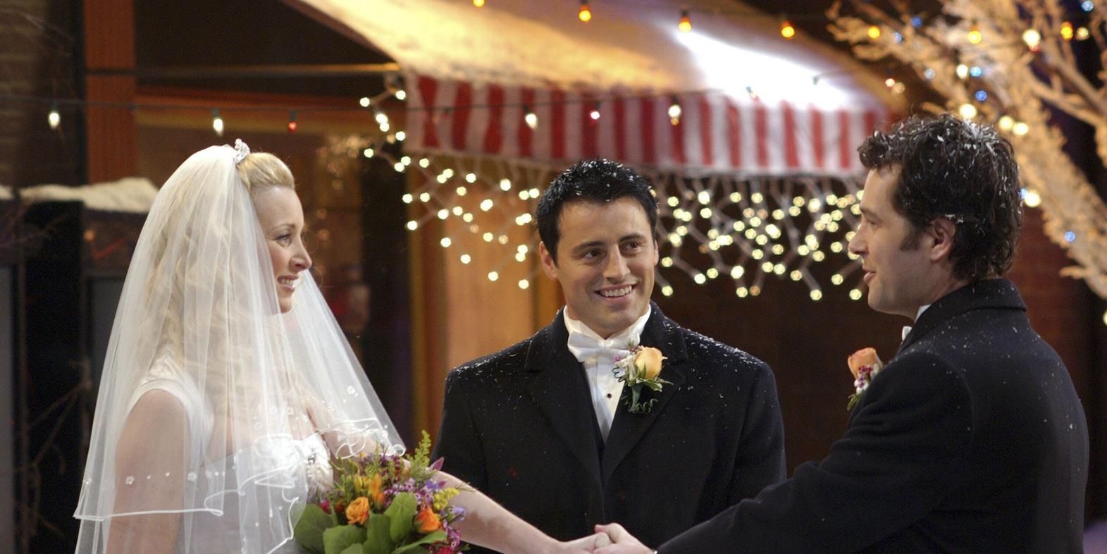 Joey officiates Phoebe and Mike's wedding