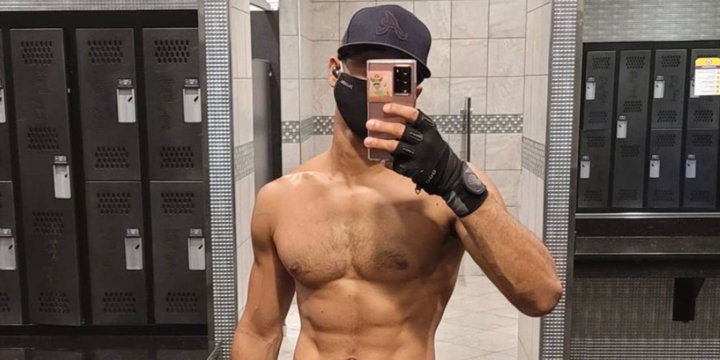 The Family Chantel: Pedro Jimeno Flaunts Muscles In New Face Mask Selfie