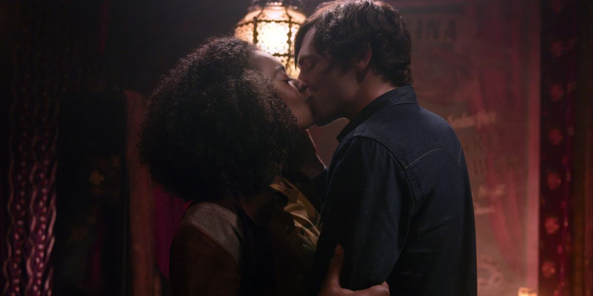 Ross Lynch and Jaz Sinclair as Harvey and Rosaline 