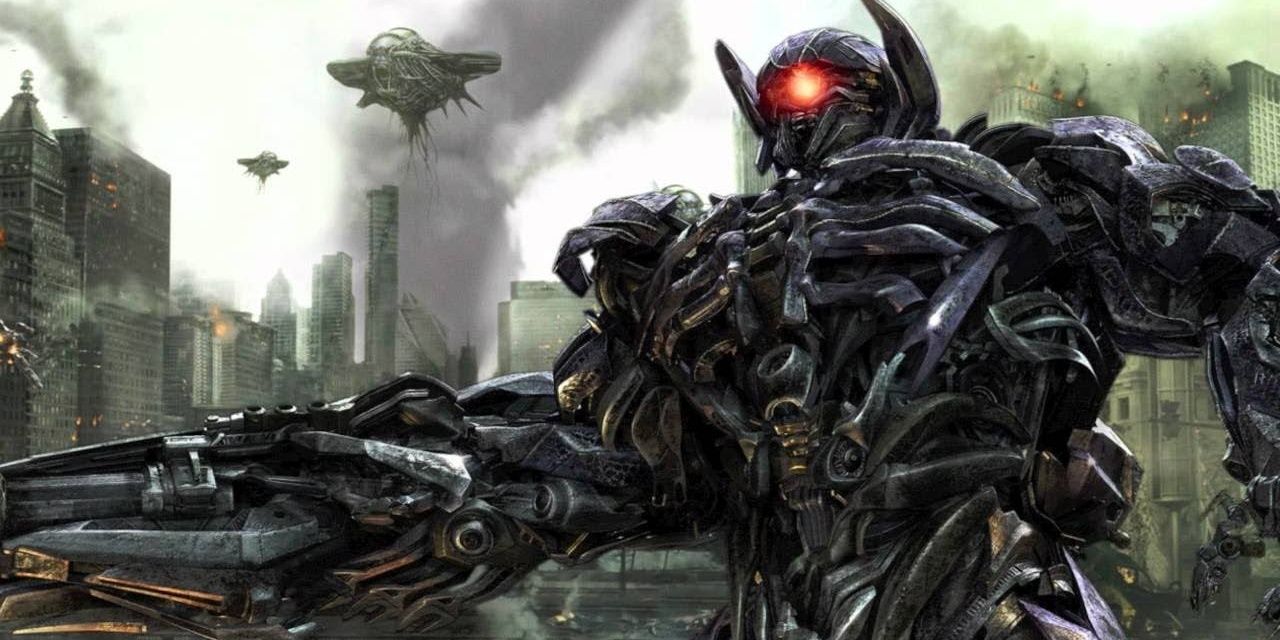 Shockwave fires a gun in Transformers Dark of the Moon