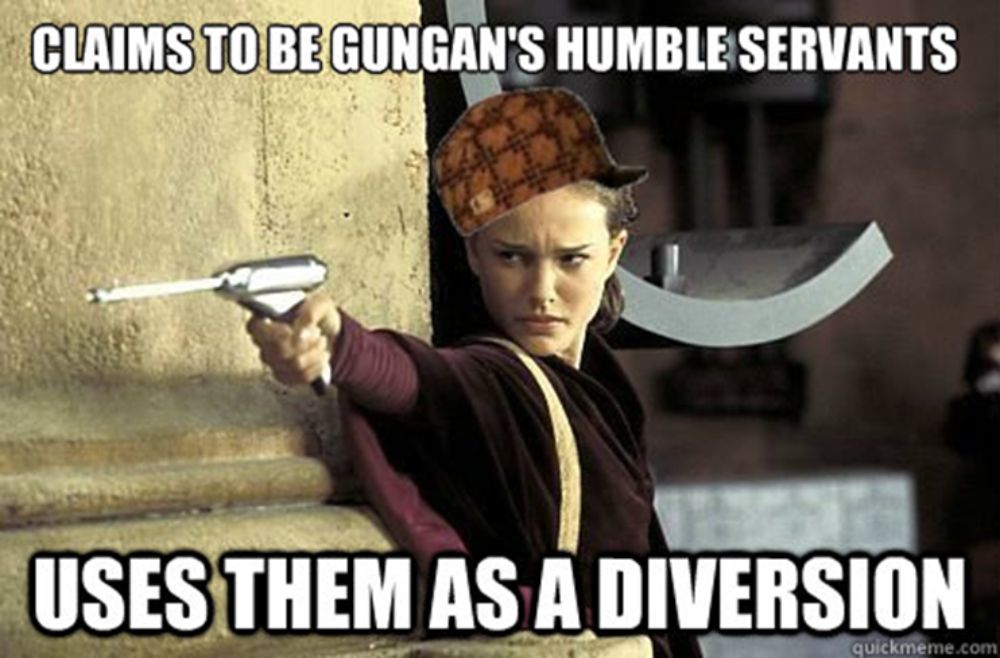 Star Wars meme about Padme using Gungans as a diversion