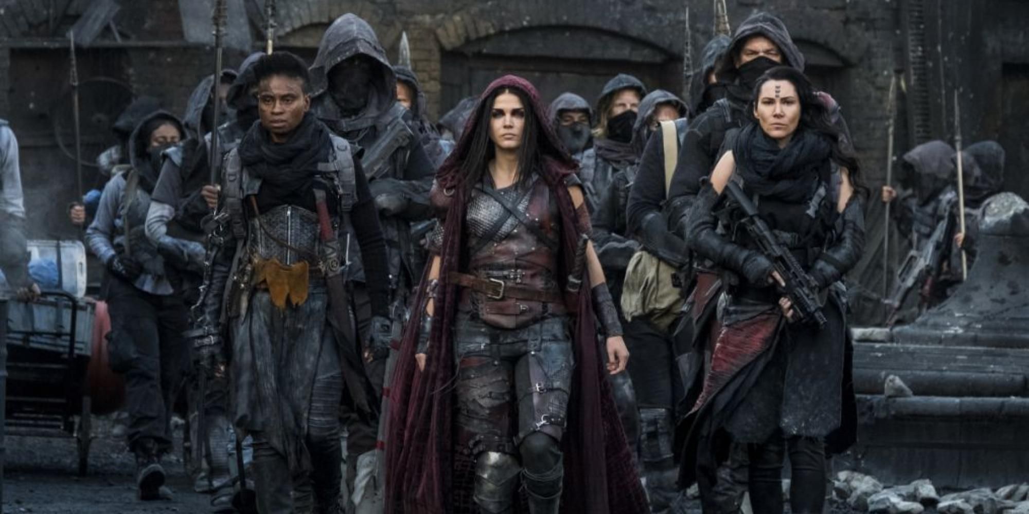 Octavia leads her soldiers as Blodreina in the 100