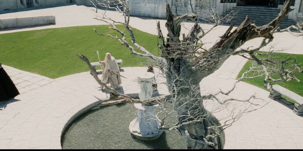 A Árvore Branca de Gondor descendente de Númenor em Retorno do Rei