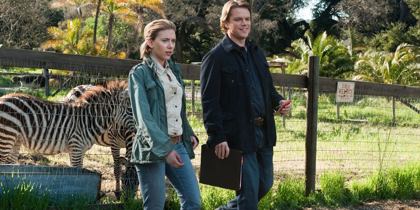Scarlett Johansson and Matt Damon walking together in the zoo 