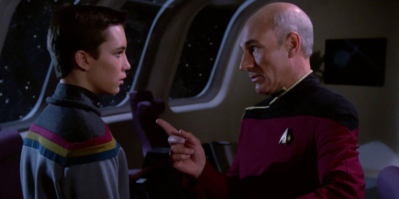 Picard aponta um Wesley de Star Trek TNG