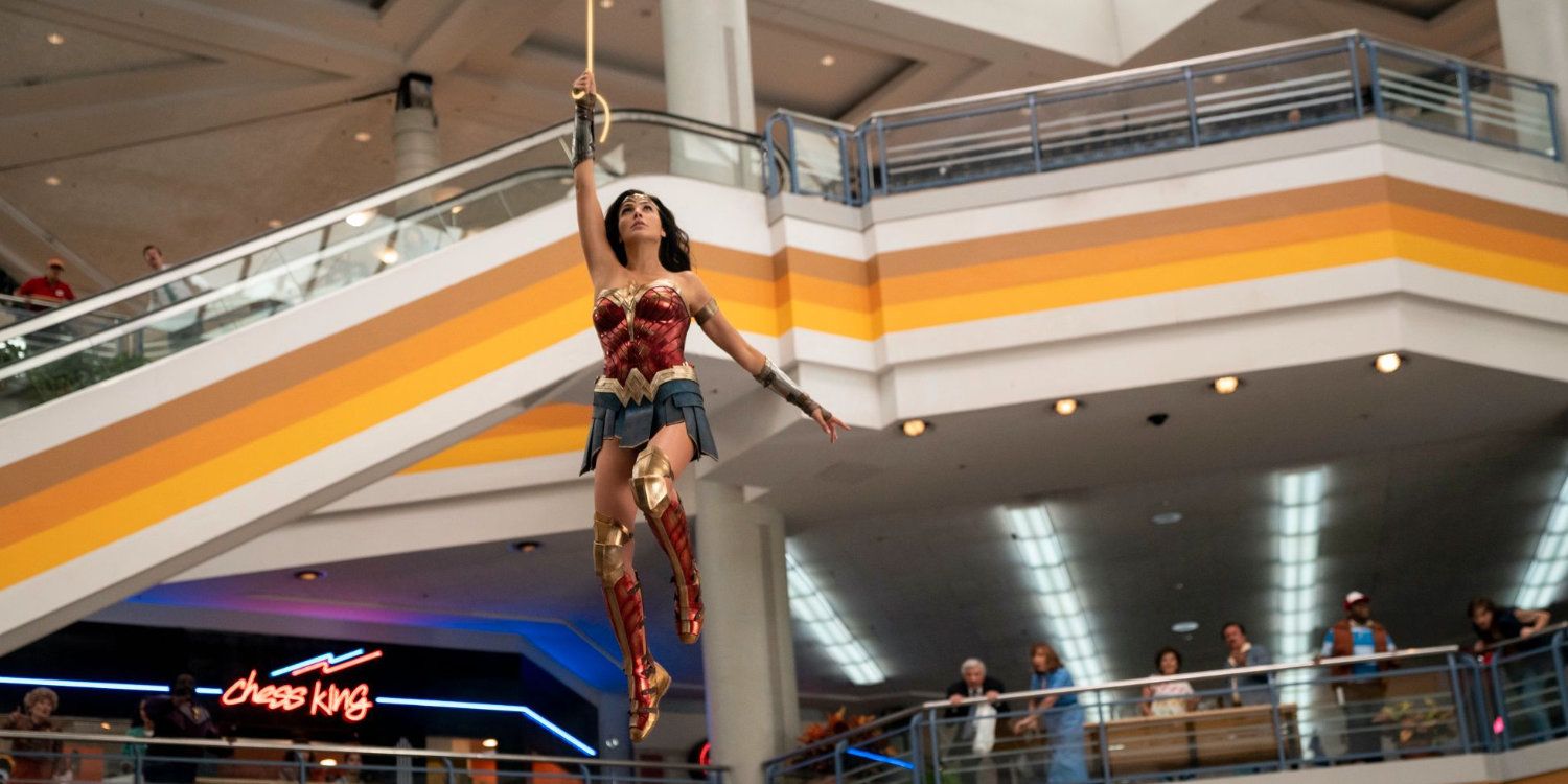 Wonder Woman in the mall