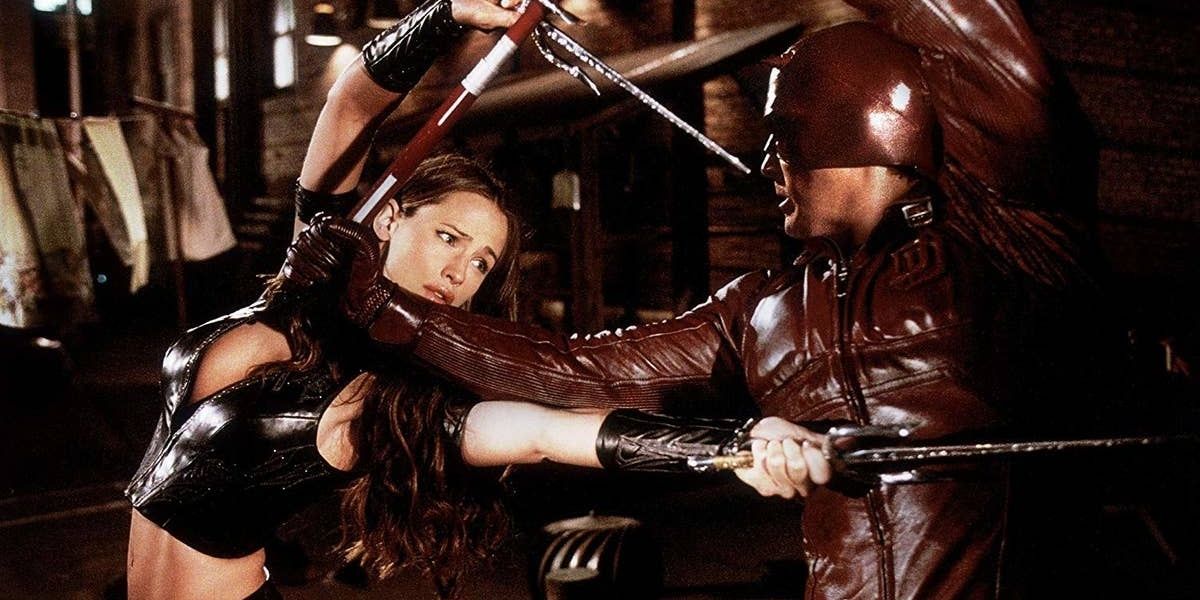 Ben Affleck and Jessica Garner during a fight scene in Daredevil (2003)
