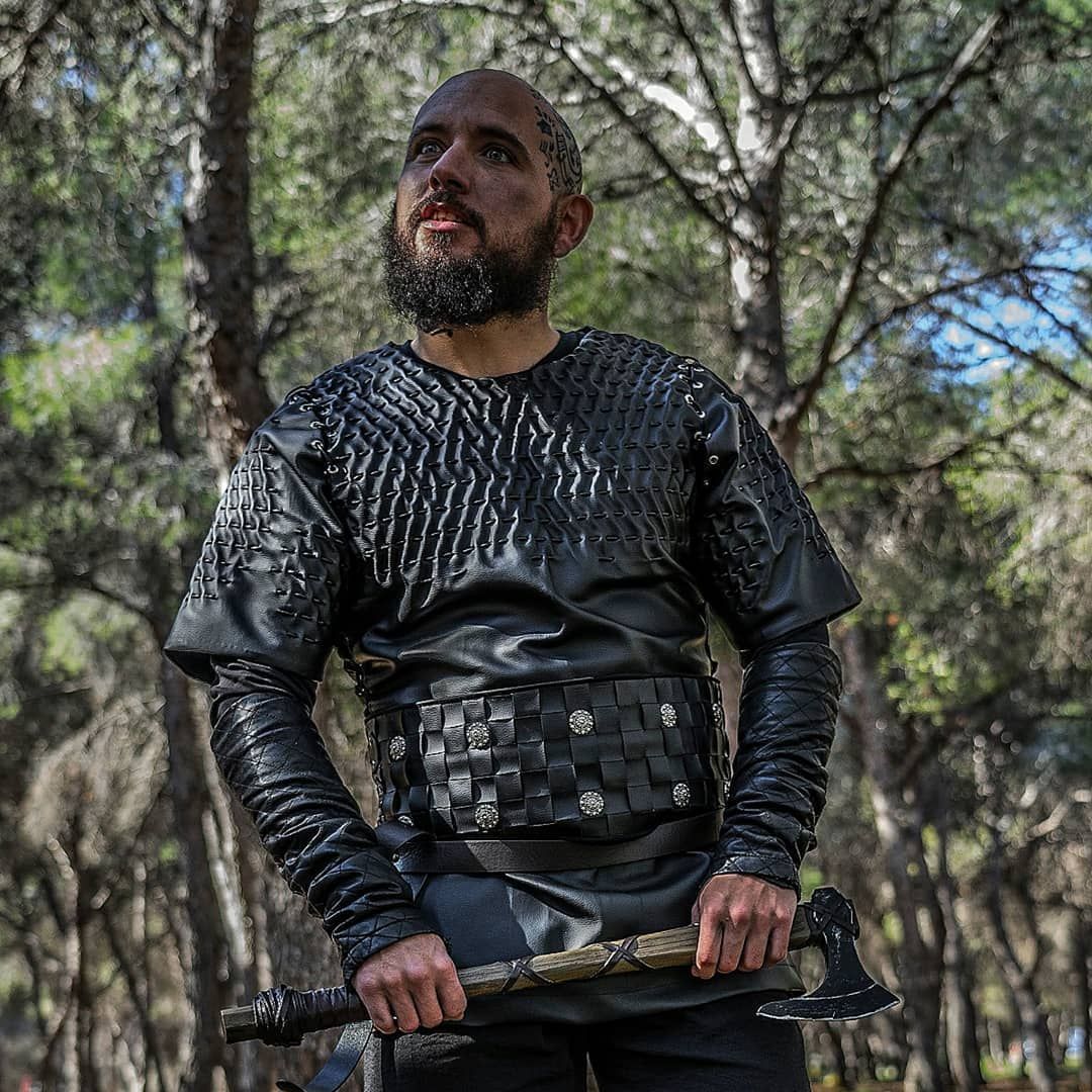 Vikings: 10 Ragnar Lothbrok Cosplays That Prove He’s The Best Character ...