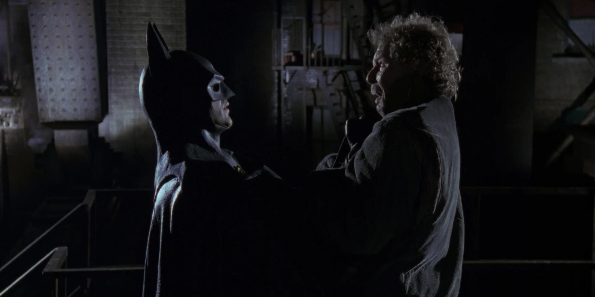 5 Best Moments in Tim Burtons Batman Movies (& 5 Of The Worst)