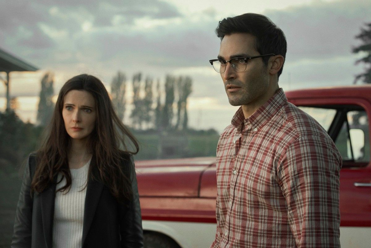 Bitsie Tulloch and Tyler Hoechlin in Superman and Lois