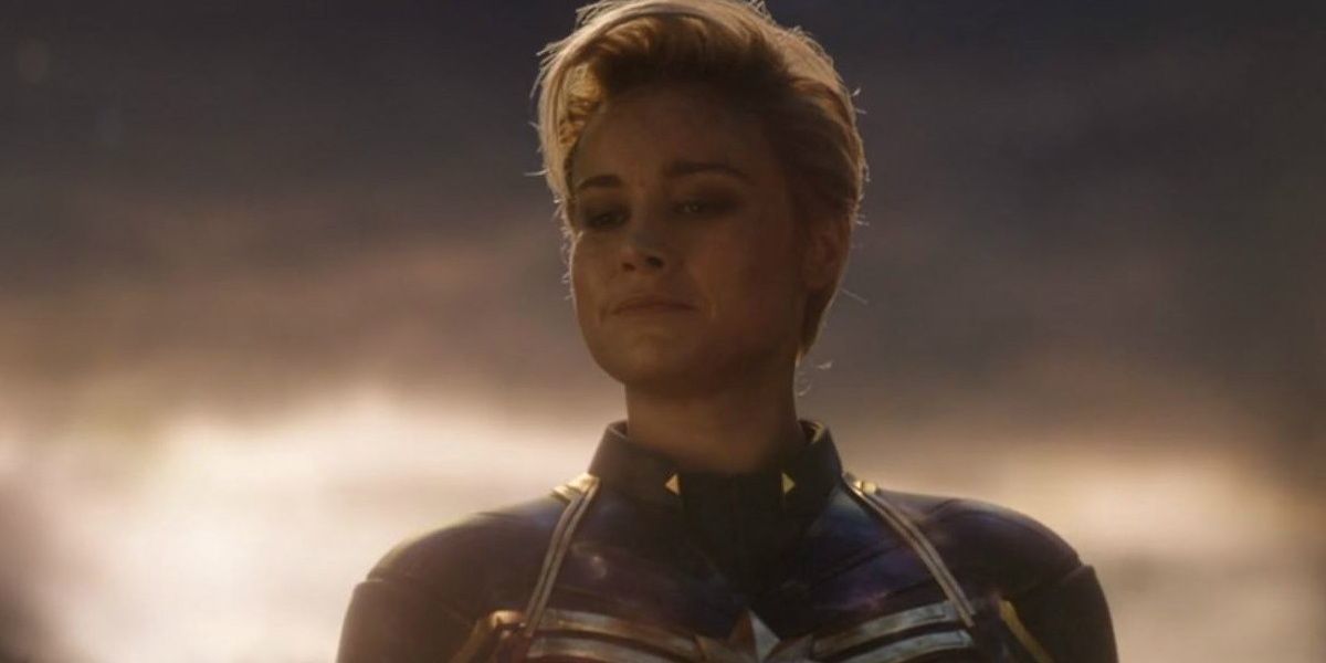 Carol Danvers appears in the sky in Avengers Endgame