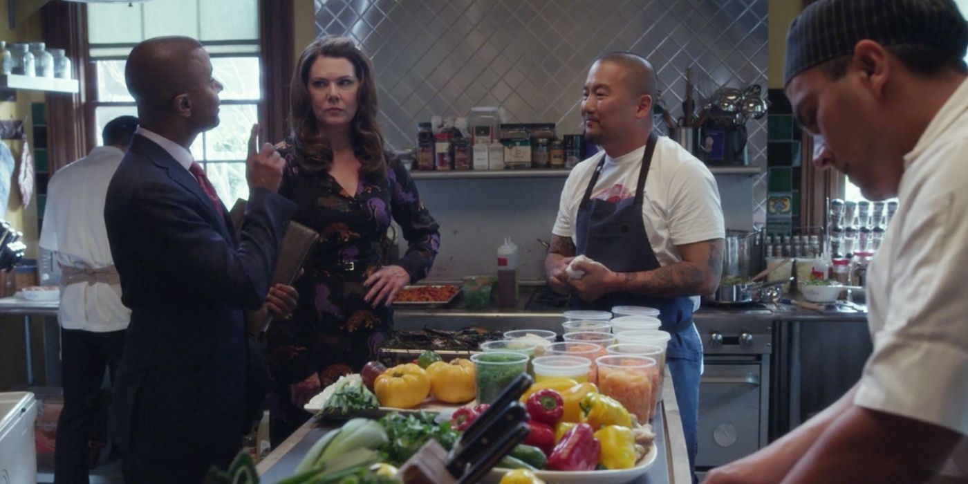 Gilmore girls reboot - lorelai and michel in the kitchen