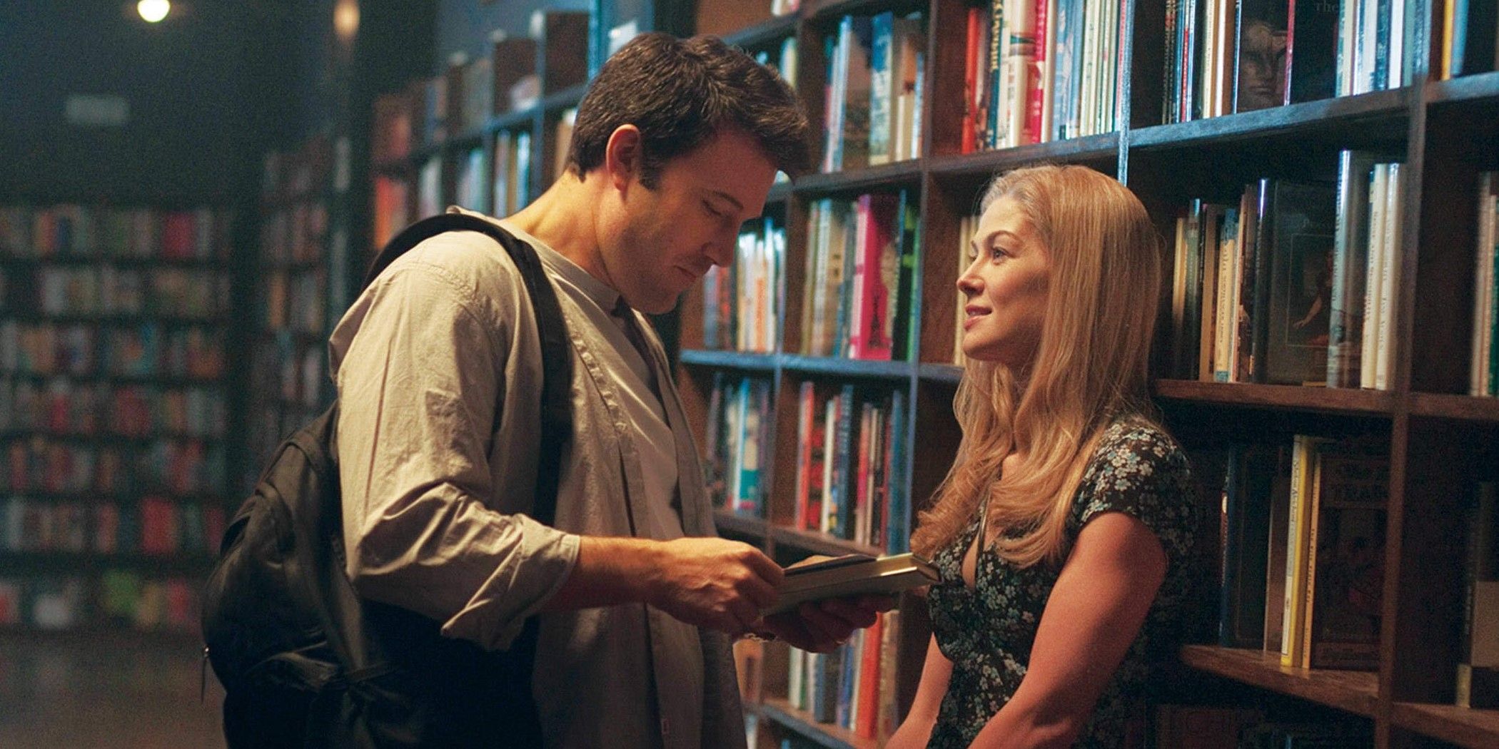 Young Nick and Amy in bookstore in Gone Girl
