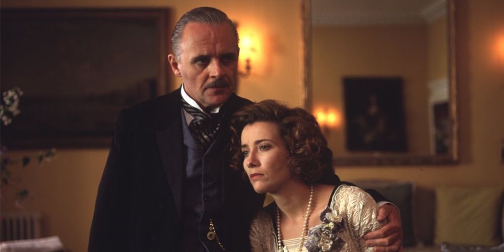 Anthony Hopkins and Emma Thompson embrace in Howards End 