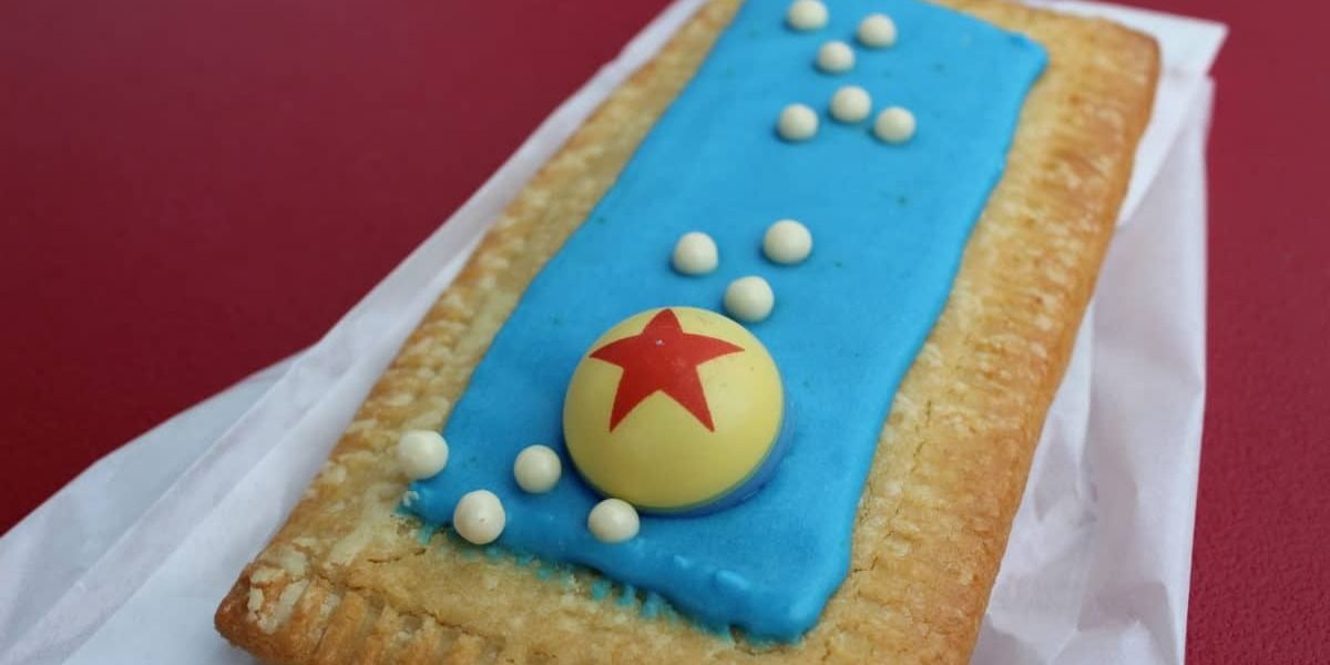 Toy Story ball and blue fondant
