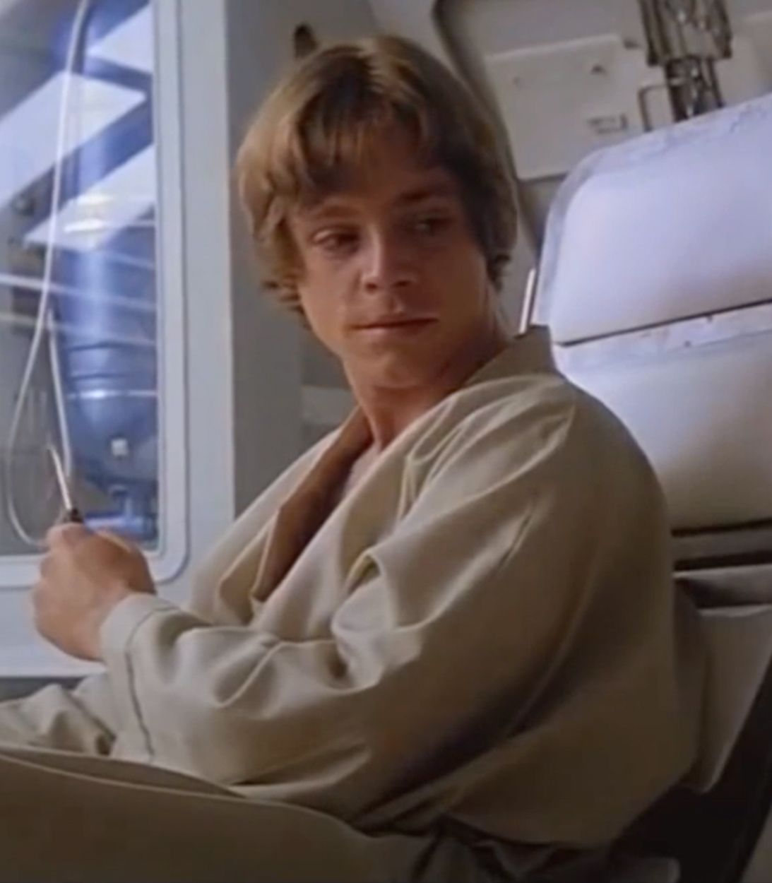 Luke Skywalker The Empire Strikes Back ending vertical