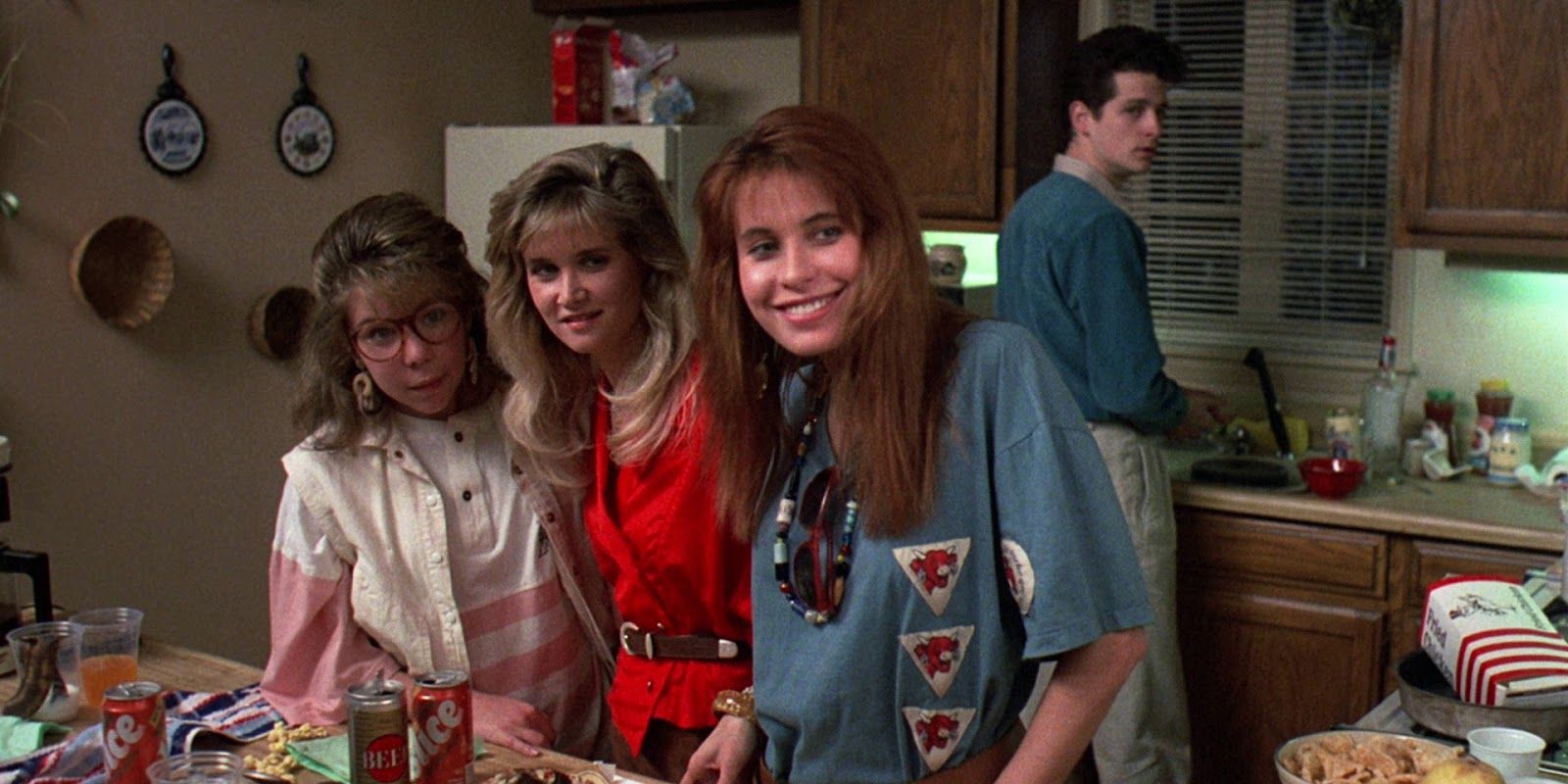 Madison, Sandra, Robin, And Russel In The Kitchen - Friday The 13th Part VII: The New Blood