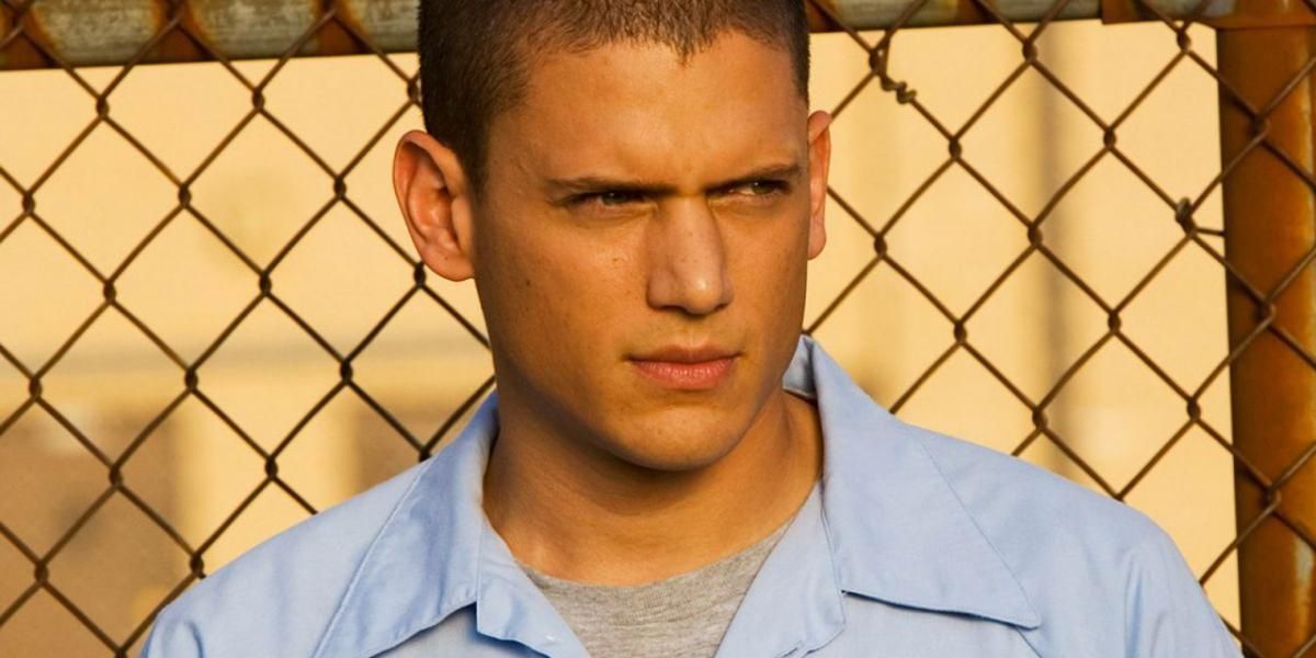 Michael Scofield on the yard in Prison Break
