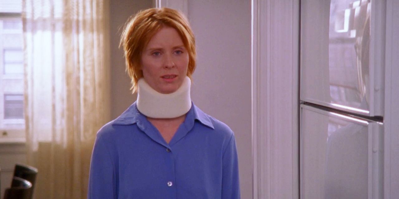 Miranda wearing a neck brace after injuring her back in Sex and the City Season 4 Episode 7