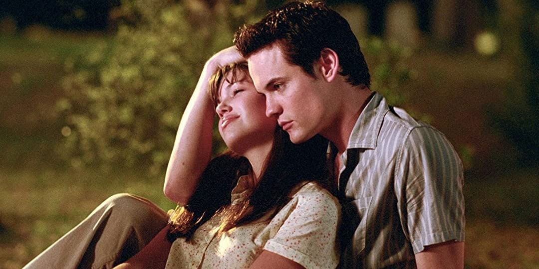 Jamie Sullivan (Mandy Moore) and Landon Carter (Shane West) in "A Walk to Remember."