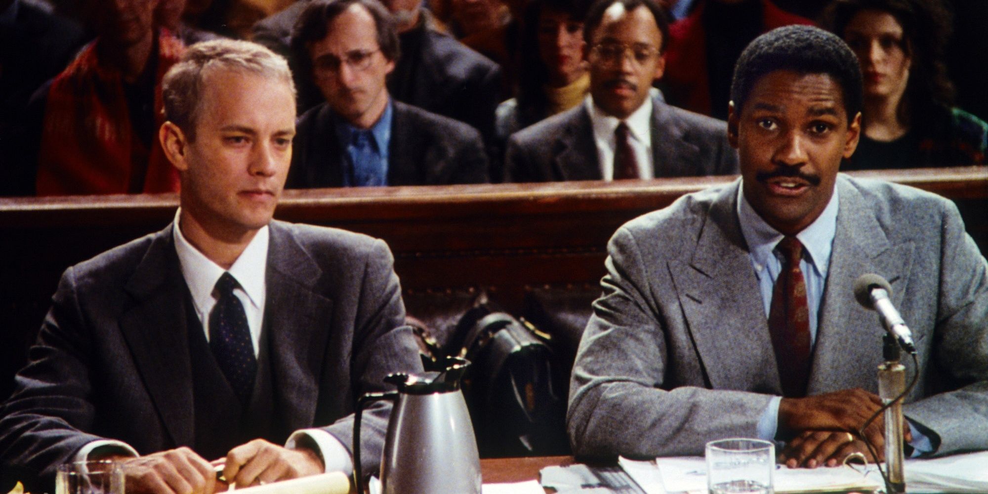 Joe Miller (Denzel Washington) and Andrew Beckett (Tom Hanks) in court in Philadelphia.