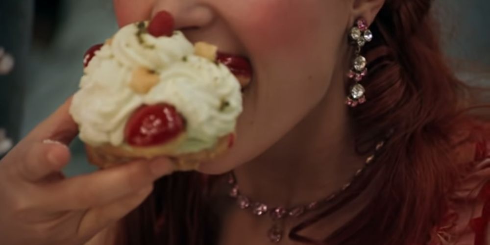 Rose Byrne Eating Pastry - Marie Antoinette