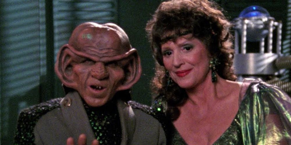 Menage A Troi- DaiMon Tog and Lwaxana Troi talk to Captain Picard on Viewscreen