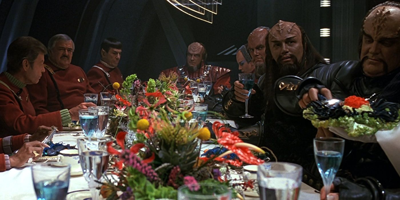 Star Trek VI - Kirk dines with Klingons