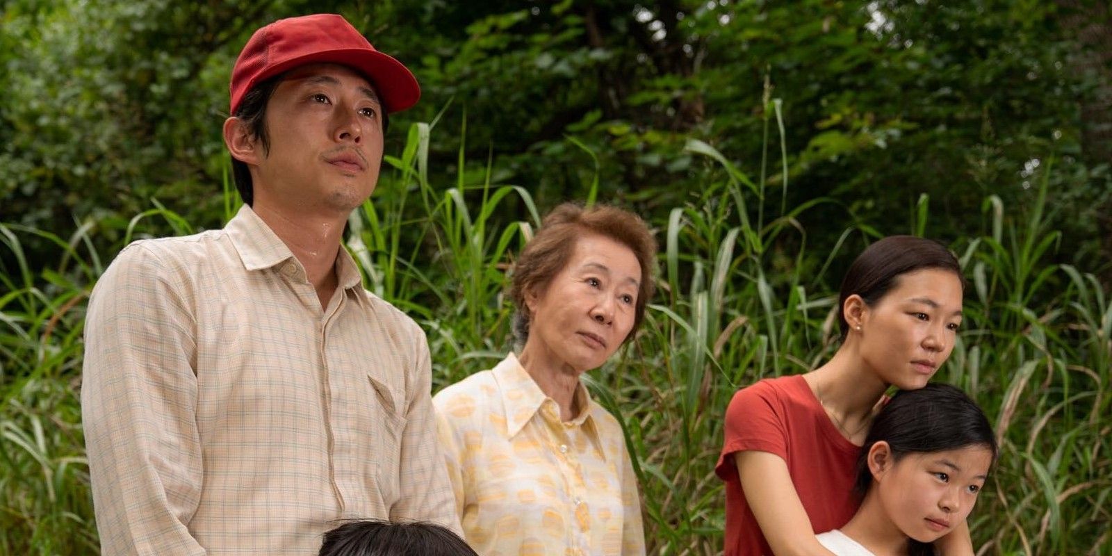 Minari Review: Steven Yeun Leads This Wonderfully Authentic Family Drama