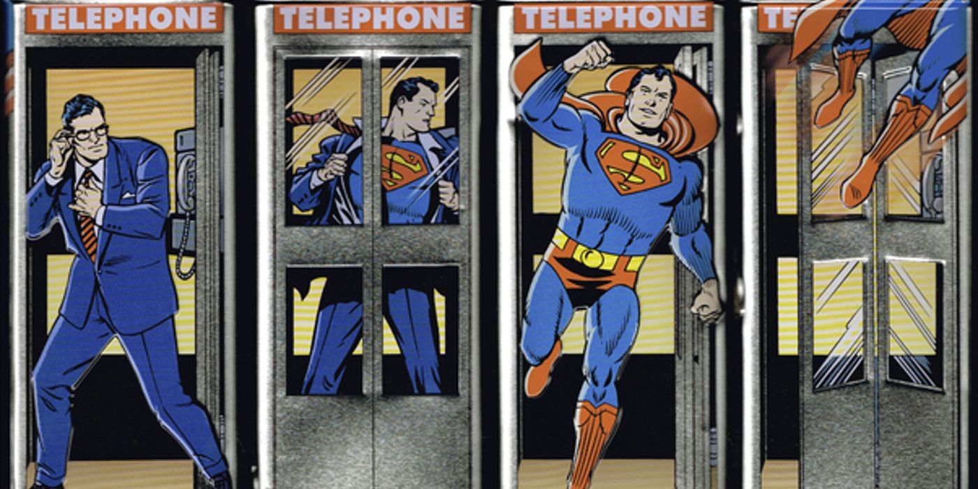 Superman muda na cabine telefônica