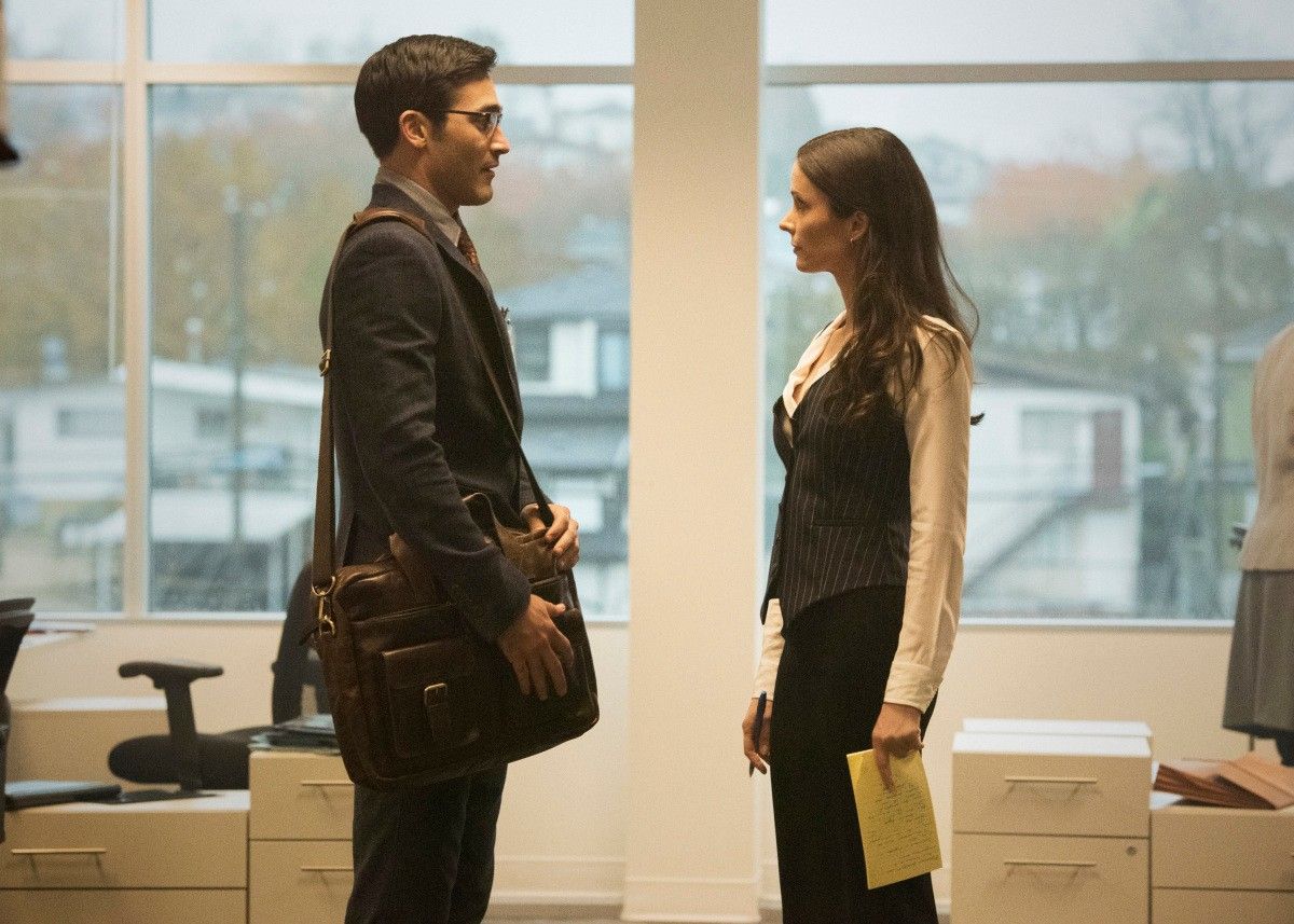 Superman & Lois Images Reveal Clark & Lois’ First Meeting At The Daily Planet