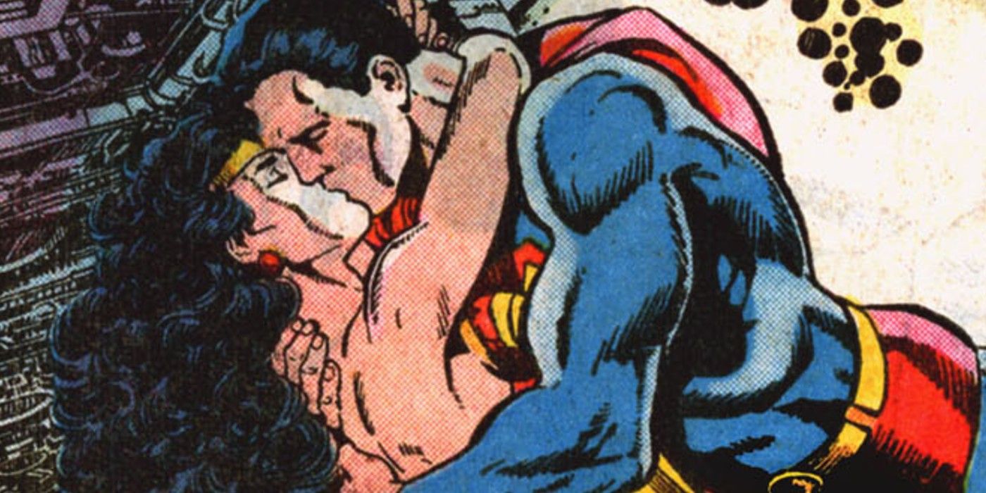 Superman and Wonder Woman Kissing Post-Crisis