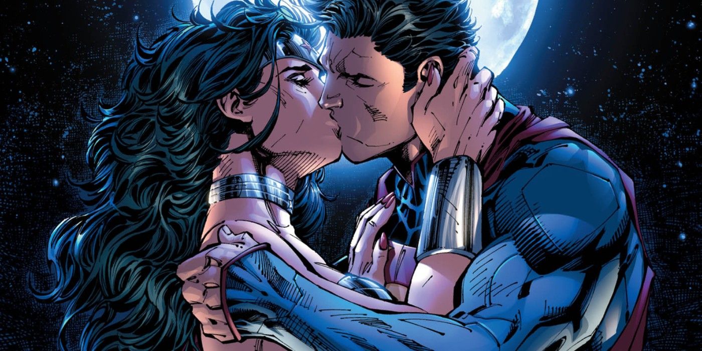 Superman and Wonder Woman Kissing