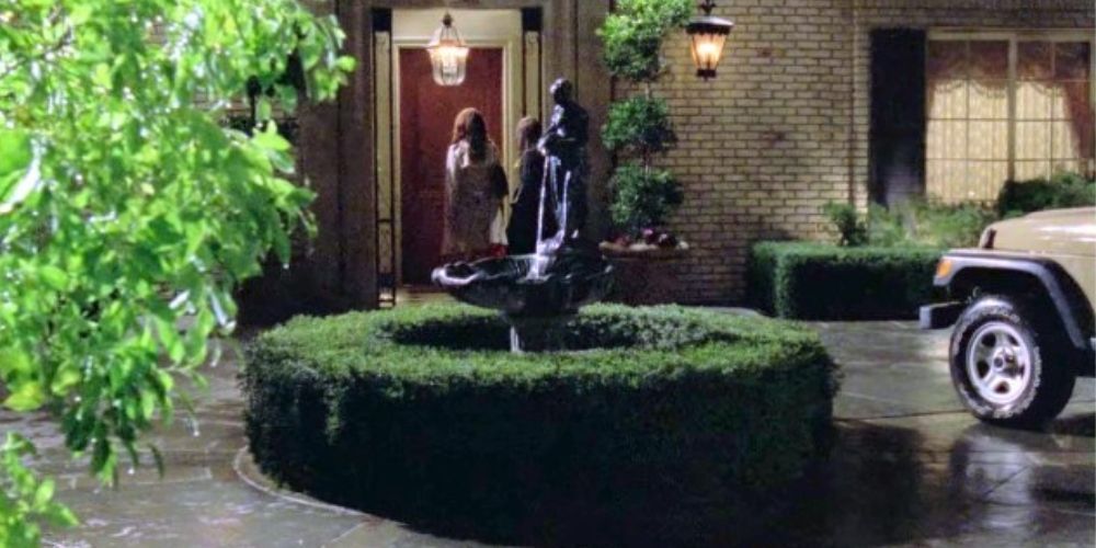 Richard and Emily Gilmore's house entrance