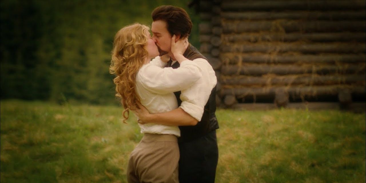 Edward Norton kissing a woman in The Illusionist