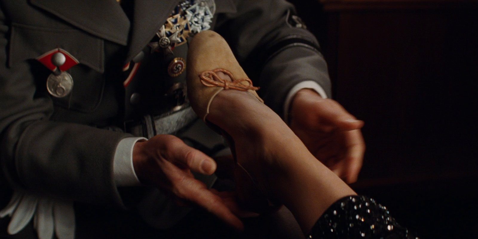 Inglourious Basterds' 5 Most Unexpected Plot Turns (& 5 Most Shocking