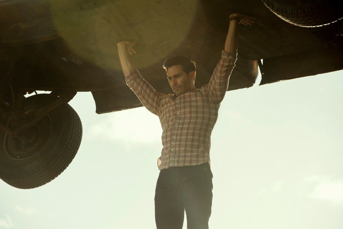 Tyler Hoechlin as Clark Kent shows off his powers in Superman and Lois