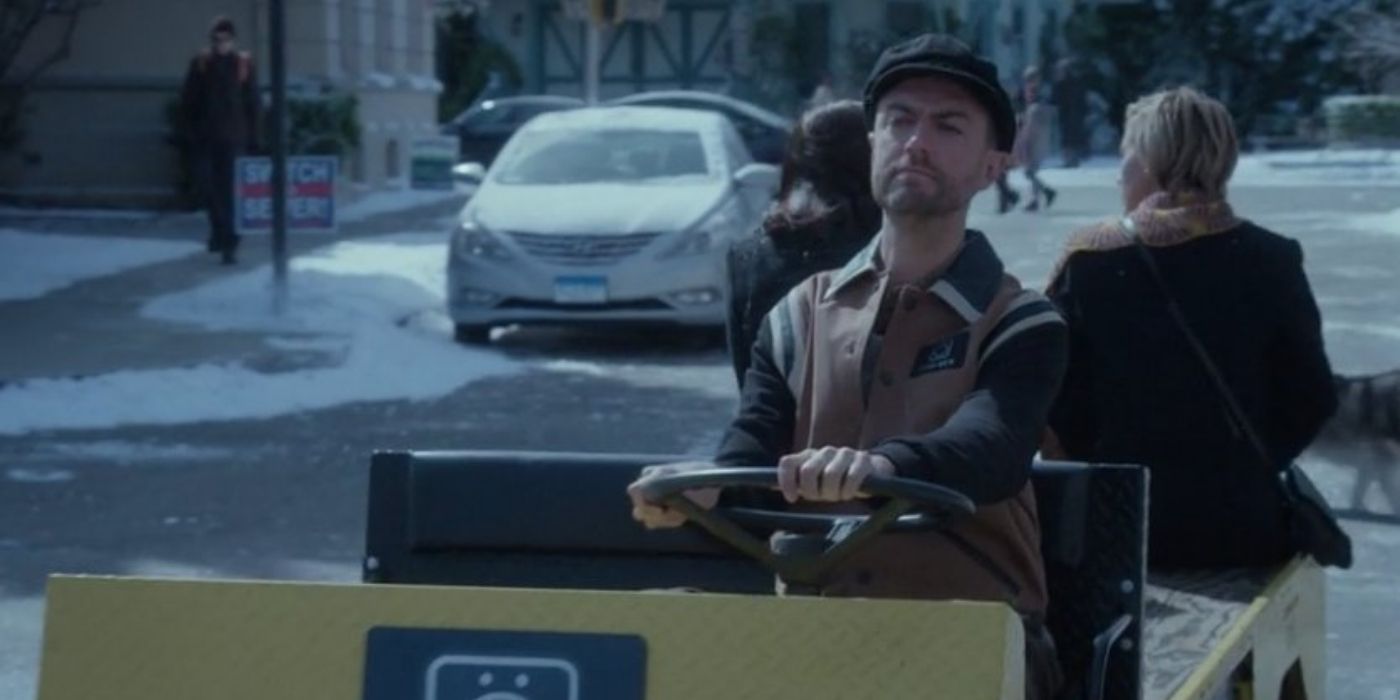 Kirk driving his Ooober in Gilmore Girls: A Year In The Life