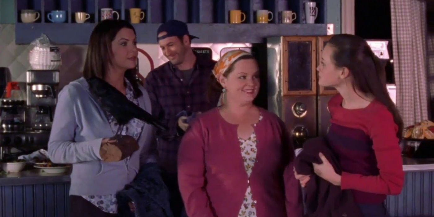 Lorelai, Rory, Sookie at Luke's diner on Gilmore Girls