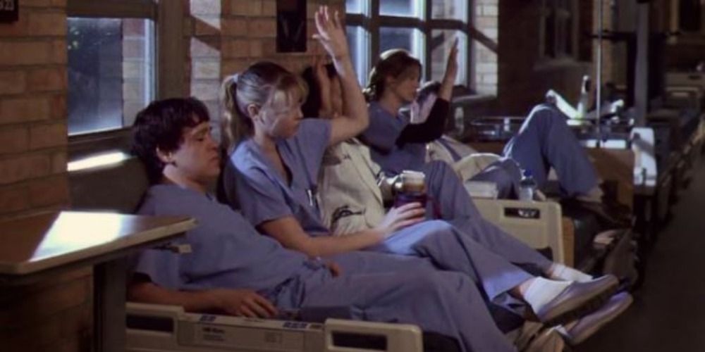grey&rsquo;s anatomy the interns all putting their hands up