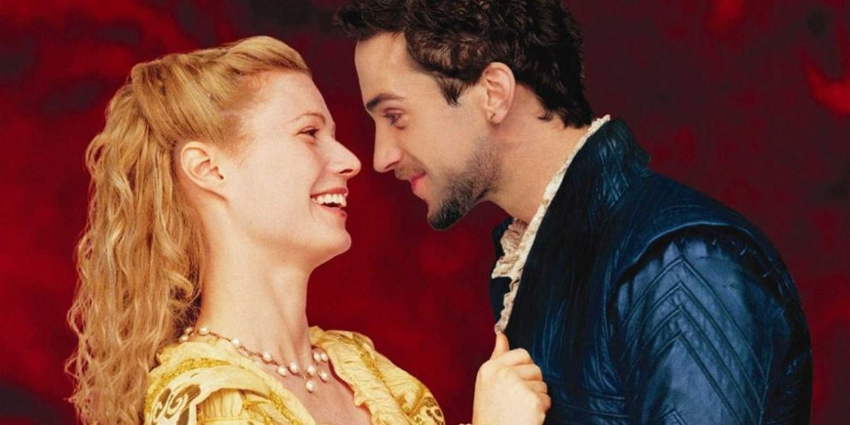 Viola and William staring into each other's eyes lovingly in Shakespeare In Love
