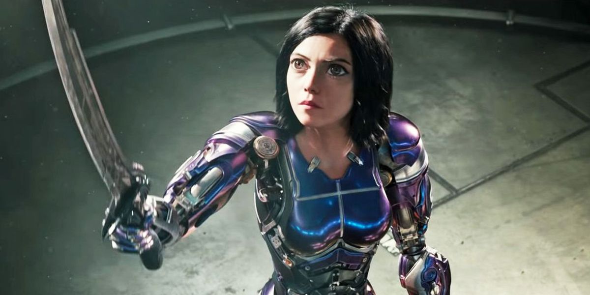 Alita holding sword in Alita Battle Angel