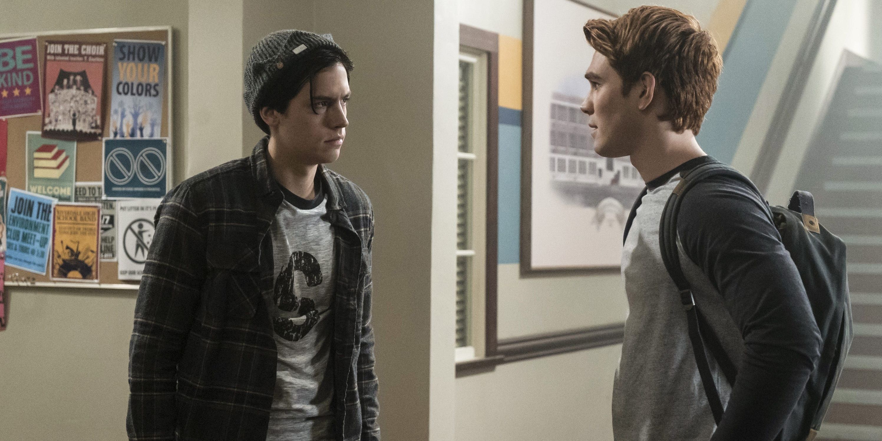 Archie and Jughead face tof ace in a school halllway