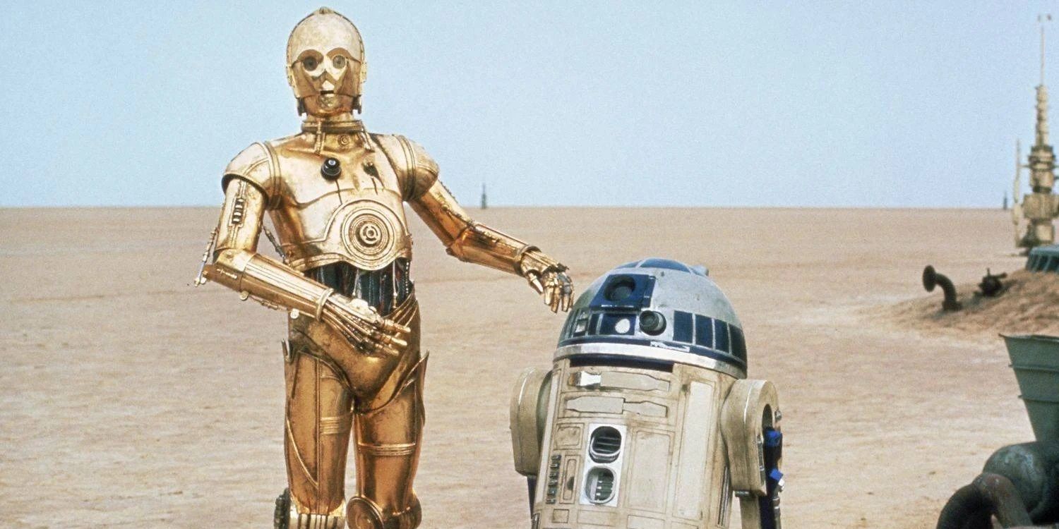 C-3PO and R2-D2 on Tatooine in Star Wars