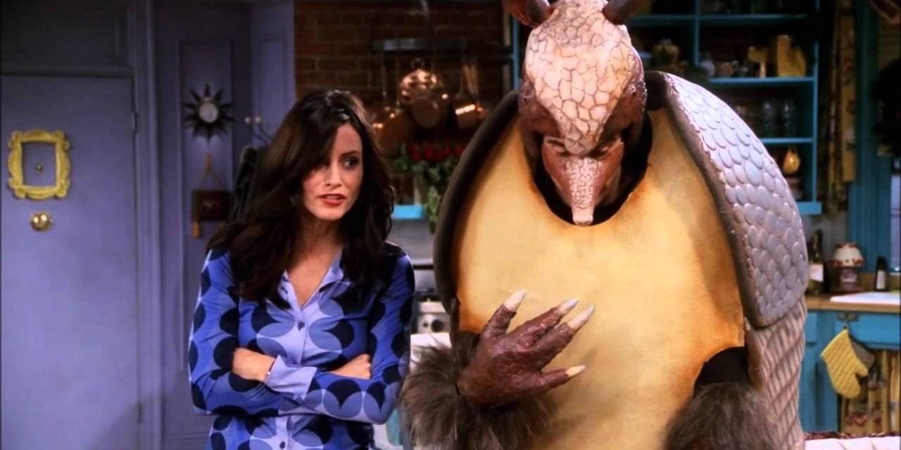 Courteney Cox &amp; David Schwimmer as Monica &amp; Ross in Friends:The Holiday Armadillo