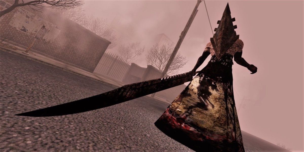 Pyramid Head with huge blade in Silent Hill