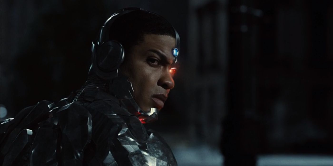 Cyborg Speaking With Wonder Woman - Zack Snyder's Justice League