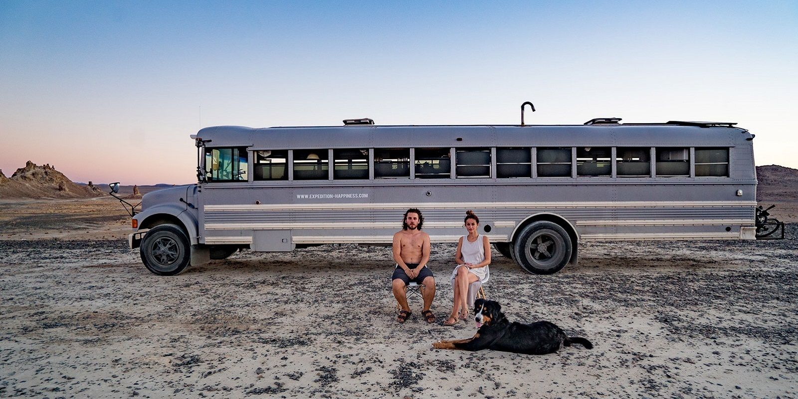 Expedition Happiness - A bus on the beach