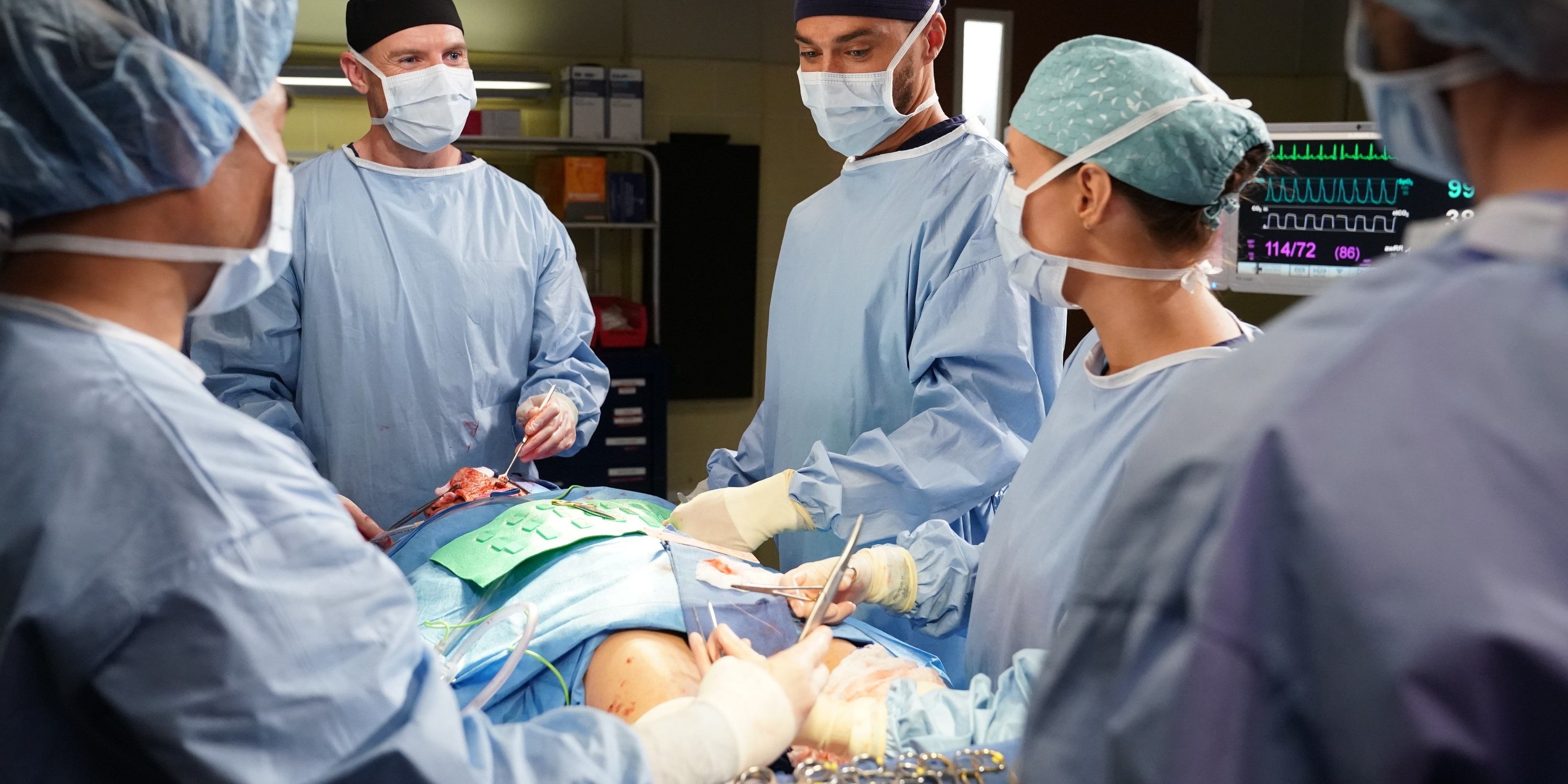 Grey's Anatomy operating room conduct.