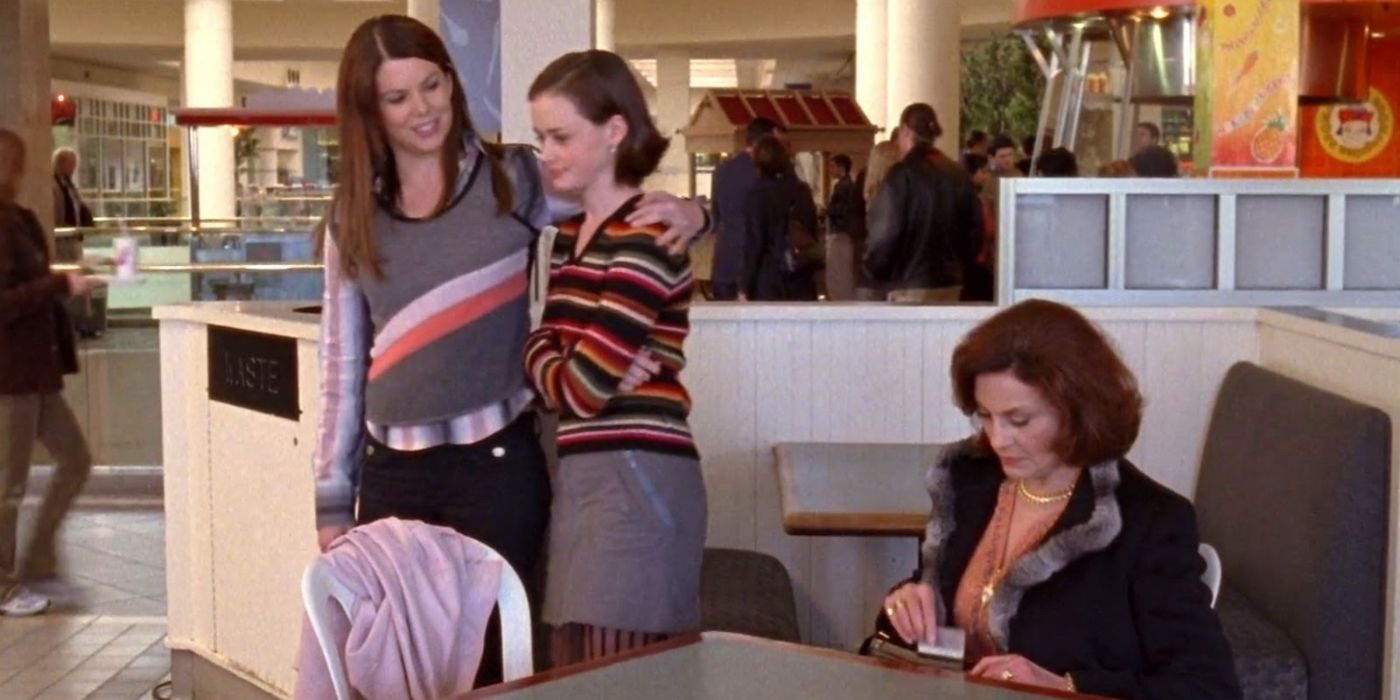 Lorelai, Rory, and Emily in a mall in Gilmore Girls